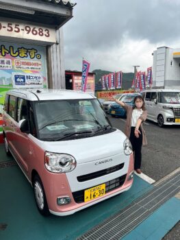 新型　ムーヴキャンバスストライプス　新車展示中　試乗車